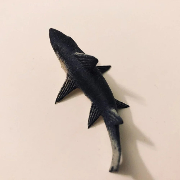 Vintage Small Gigantor Jiggler Rubber Shark 2.5 Inch Long Hong  Kong - Picture 10 of 12